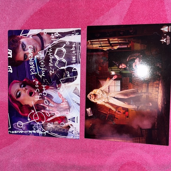 BUNDLE JEFFREE STAR POSTCARDS AND POPSOCKET - Picture 2 of 5